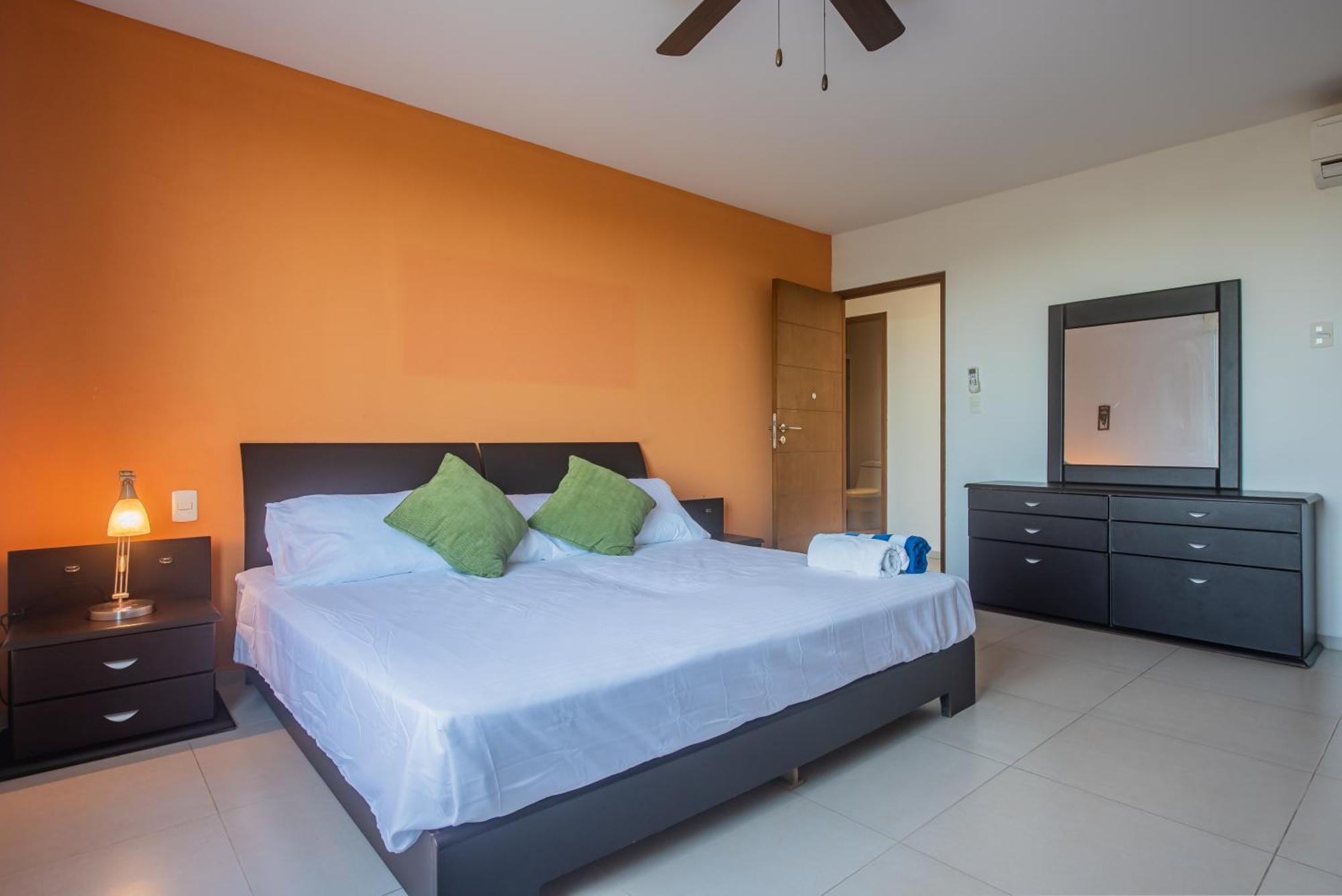 New Beachfront Luxury Apartments Cancún Eksteriør bilde